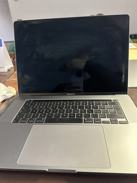 Apple MacBook Pro 16" (512GB SSD, Intel Core i7 9ª generazione, 2,60 GHz, 16GB) 4