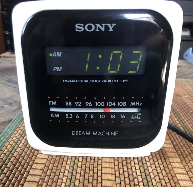 SONY DREAM MACHINE Cube Alarm Clock AM/FM Radio Model ICFC122 Green