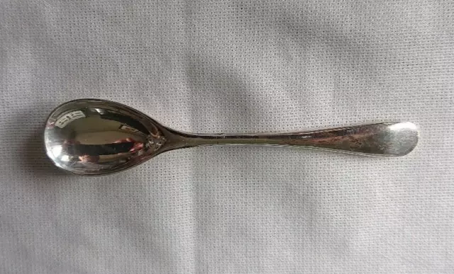 Sheffield hallmarked solid silver salt spoon. WS Savage &Co.