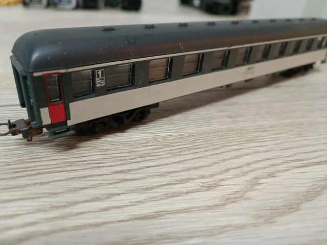 Voiture pilote réversible Corail de la SNCF Lima à l'échelle