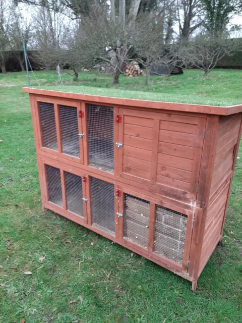 Double rabbit hutch