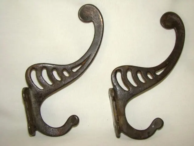2 Antique Primitive CAST IRON Metal ELEPHANT HEAD Wall Or Rack Hooks