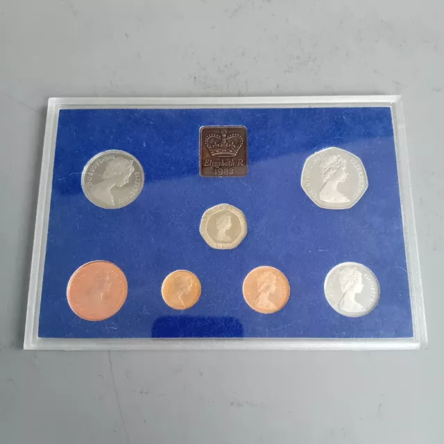 Royal Mint Queen Elizabeth R 1982 Proof Coin Set including Half Penny Case -CP