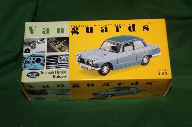 Miniature Triumph Herald Convertible Bleu Vanguards VA07403 – 1/43ème – Rare