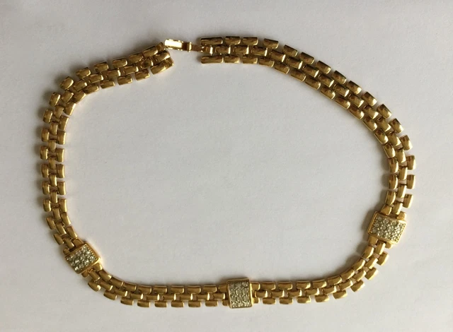 Collier Fantaisie Doré Avec Pendentif Grappe De Raisins Et Zircon - 30 Grammes, Modèle W578