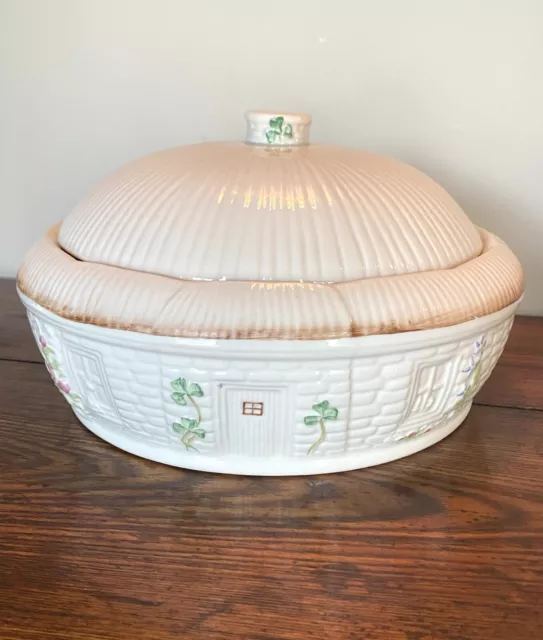 Vintage Belleek 2 Quart Round Covered Casserole Dish Shamrock Cottage Ireland