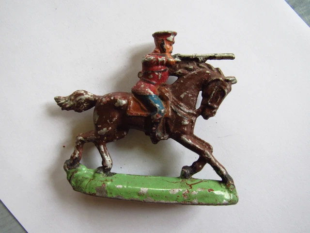 Ancien soldat Russe a cheval  QUIRALU ???   A IDENTIFIER