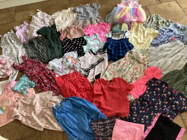 Girls age 5-6 large Summer clothing bundle, 30+  items