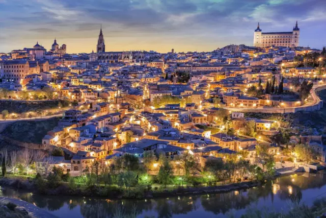 Toledo España Skyline al atardecer con Alcazar Photo Art Print Poster 24x36 pulgadas