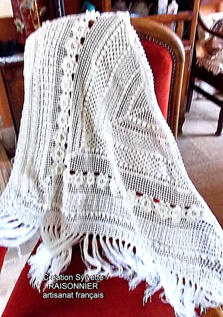 Châle étole En Crochet Fait Main En France - Création Sylvette Raisonnier - Noir