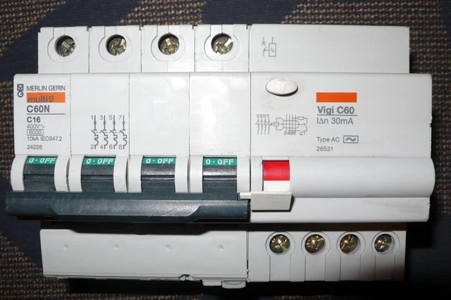 Disjoncteur Différentiel Tétrapolaire Merlin Gerin 16A 30mA - Occasion, Made In France