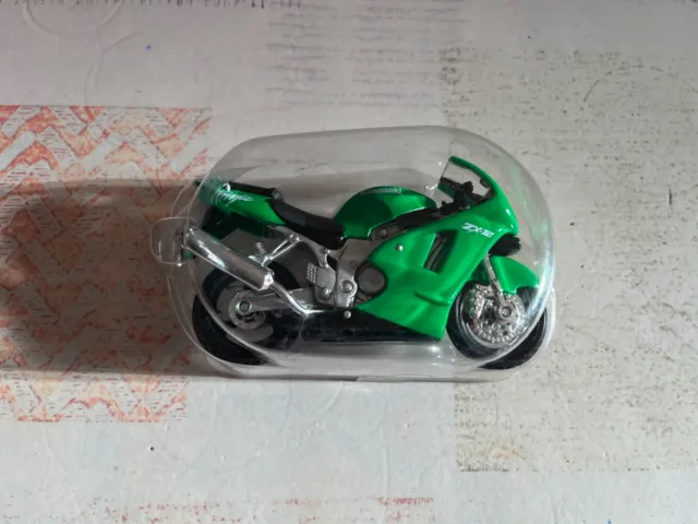 Moto miniature Kawasaki ZX-12 Motos à Collectionner Maisto Altaya au 1/18