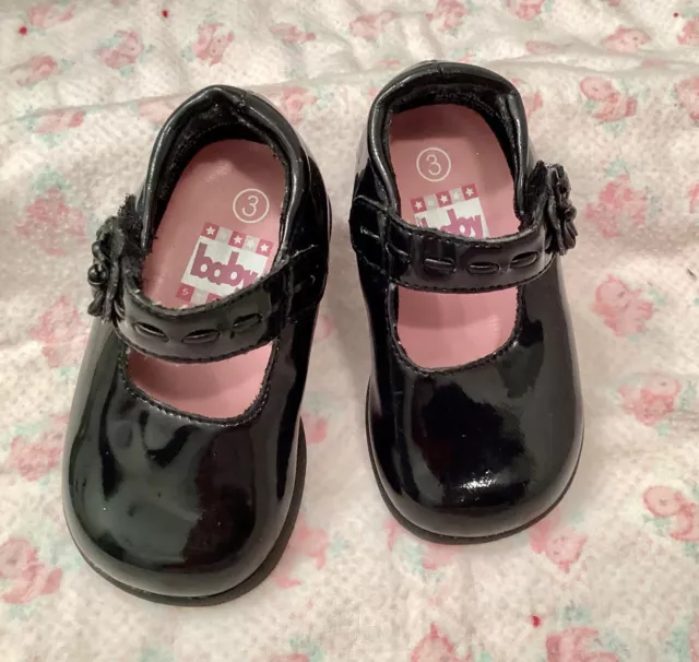 Baby girl vintage patent leather Mary Janes, size 3, strap shoes