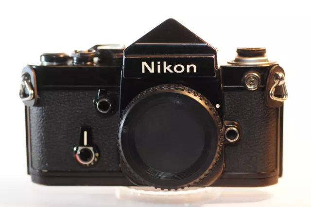 Nikon F2 Black DE-1 Eye level prism finder 35mm Film SLR camera body ONLY WORKS