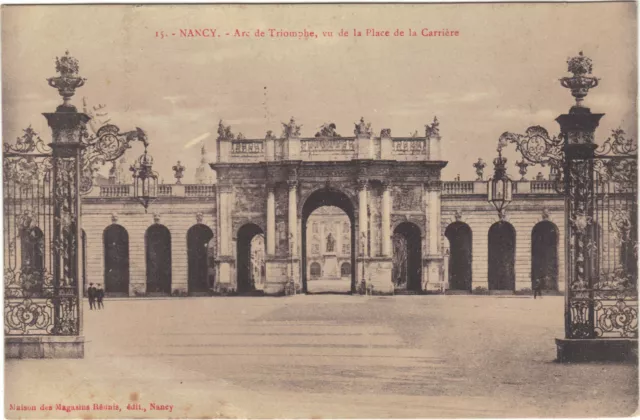 54 - cpa - NANCY - Arc de Triomphe vu de la Place de la Carrière (H9199)