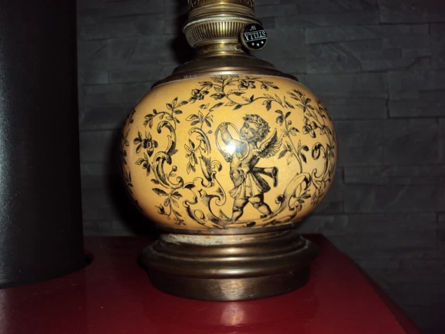 Superbe lampe à huile victorienne ancienne de qualité - En vente sur France