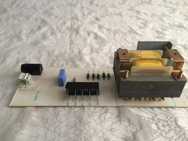 Transfo Alimentation 110/220V 30W Universel - Pour Magnétophone, Radio, Boombox, K7 - Occasion