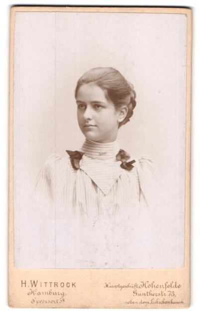 Fotografie H. Wittrock, Hamburg, Speersort 5, Junge Dame mit Flechtfrisur
