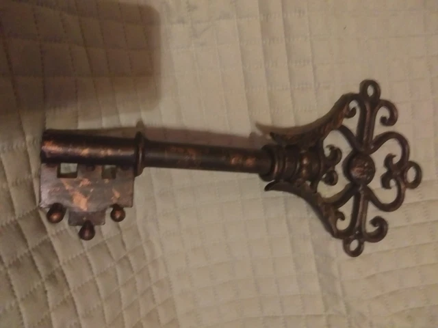 Large Skeleton Key Rustic Vintage Cast Iron Wall Decor 13"