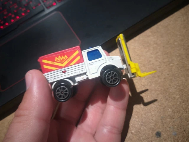 LOT 4 MAJORETTE Cirque PINDER Jouet Voiture Camion 4X4 Rare Collection