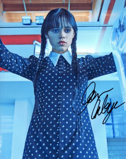 A fantastic 10x8 Autographed Photo of Jenna Ortega & CoA