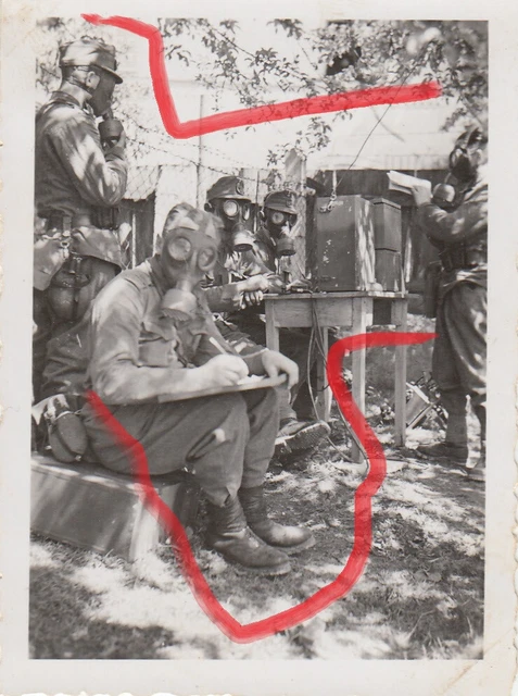 Foto WH 3. Gebirgs-Division Funker Funkgerät Gasmaske Gebirgsjäger Geb.Jg.  *167 2