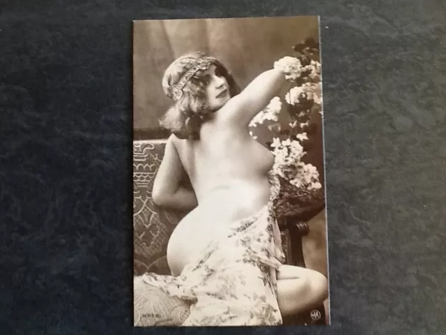 Lot 4 Cartes Postales Reproductions Femmes Nues Poses Subjectives - Theme 3482