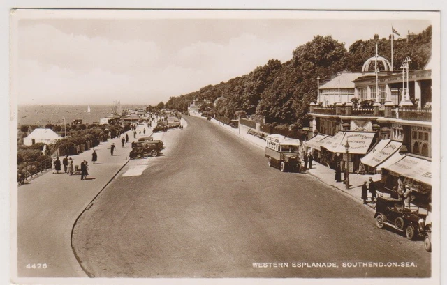 Essex postcard - Western Esplanade, Southend on Sea - RP (A385)