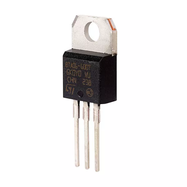 ST BTA06-600TW 6A Sens Gate Isol Triac