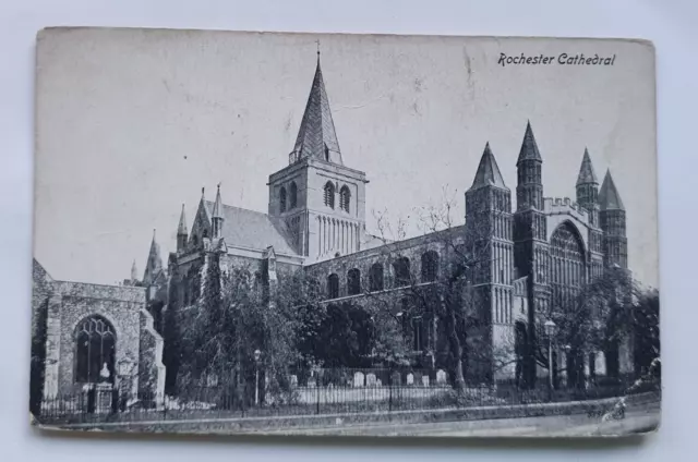 Unposted Vintage B&W Postcard - Rochester Cathedral  (b)