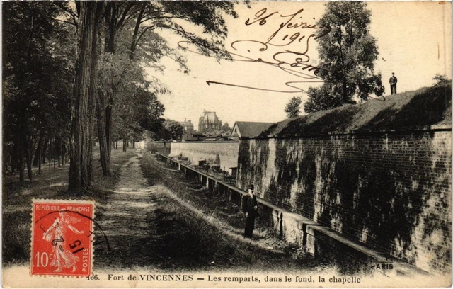 CPA AK Vincennes Les remparts, dans le fond, la chapelle FRANCE (1283180)