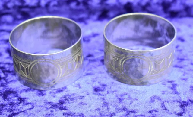 Silver plated napkin rings pair, chevron design