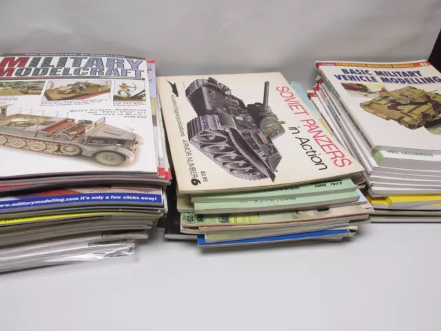 Alte Militärmodellierzeitschriften, Bücher, Nachschlagewerke etc., aus Liste auswählen.