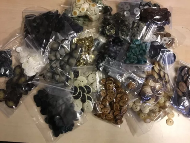 JOB LOT 30 Packs Assorted (As pics) Good Quality Buttons (30/10)