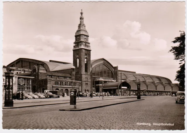 AK - Hamburg, Hauptbahnhof, SW, ca.1950, nicht gelaufen (PKWs)