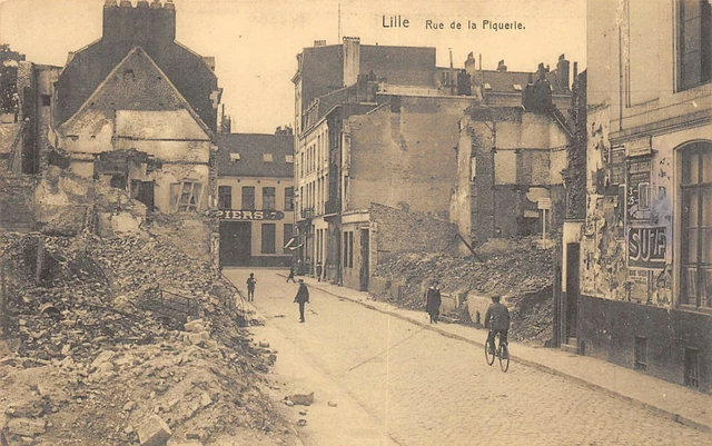 Cpa 59 Lille La Rue De La Piquerie