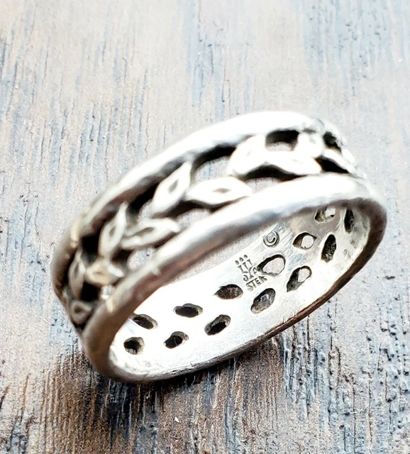 JAMES AVERY RETIRED Sterling Silver Eternity Leaves Ring Size 10 Neat