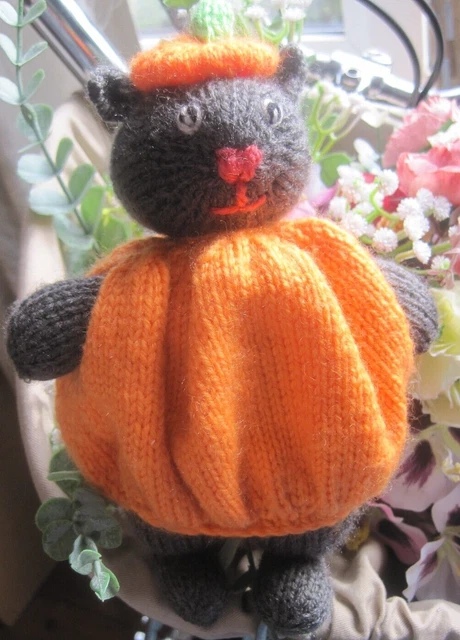 Un Gattino Di Halloween Zucca. Tutti Lavorati A Mano.
