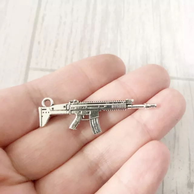 20 x Large Tibetan Silver Gun Charms Joblot Bulk Wholesale Automatic Scar Rifle