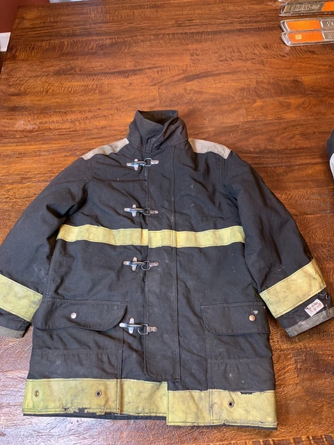 Firefighter Lion Apparel Turnout Bunker Coat BLACK Size 4235R MFG 1997