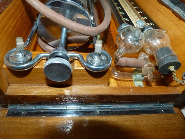 Antiker Pneumothorax Apparat für Ärzte von Prof. Dr. Erich Leschke um 1930 15