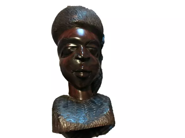 Vintage hand carved African wooden figure - Bust of a man