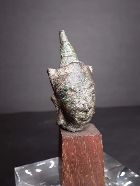 Ancient Sukhothai Thailand Buddha bronze head on stand
