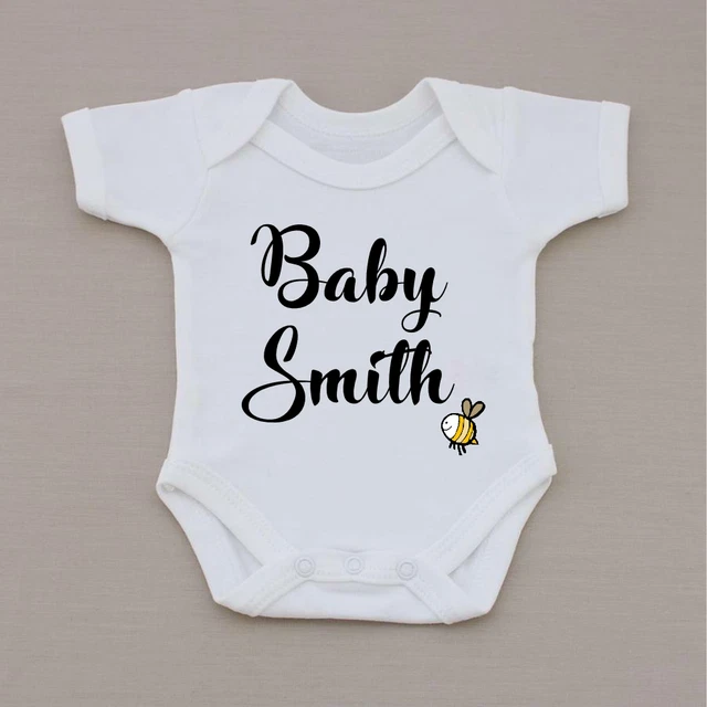 Gilet abbigliamento bambino unisex personalizzato api babygrow baby shower regalo QUALSIASI SLOGAN
