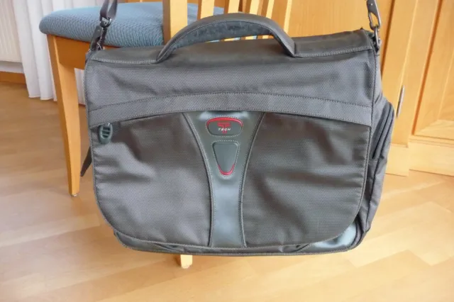 TUMI Messenger Bag Aktentasche für Laptop 15“ Tasche oliv  sehr guter Zustand