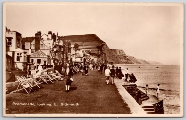 Vendedor de helados RPPC UK Devon Sidmouth Promenade Looking East Marine Hotel