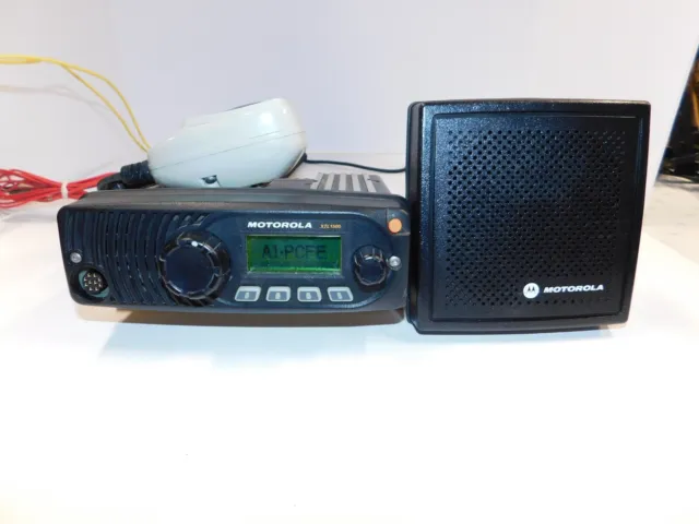 MOTOROLA XTL1500 Mobile Radio 700/800 MHZ M28URS9PW1AN Mic', Spkr Bundle $85