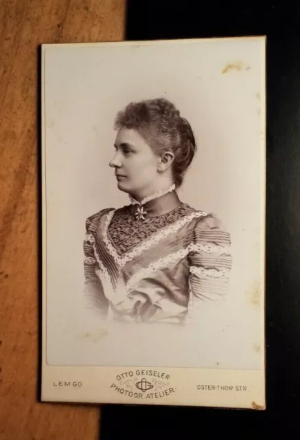 Woman - portrait from the side / CDV Otto Geiseler Lemgo