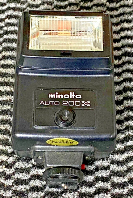 Vintage. Minolta Auto 200X Electronic Shoe Mount Camera Flash