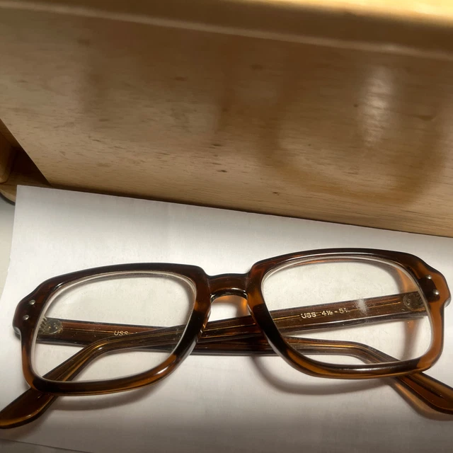 Vintage Boot Camp Issue Brown Plastic Frames USS Military Glasses Nerd Geek EUC! Vintage Boot Camp Issue Brown Plastic Frames USS Military Glasses Nerd Geek EUC!